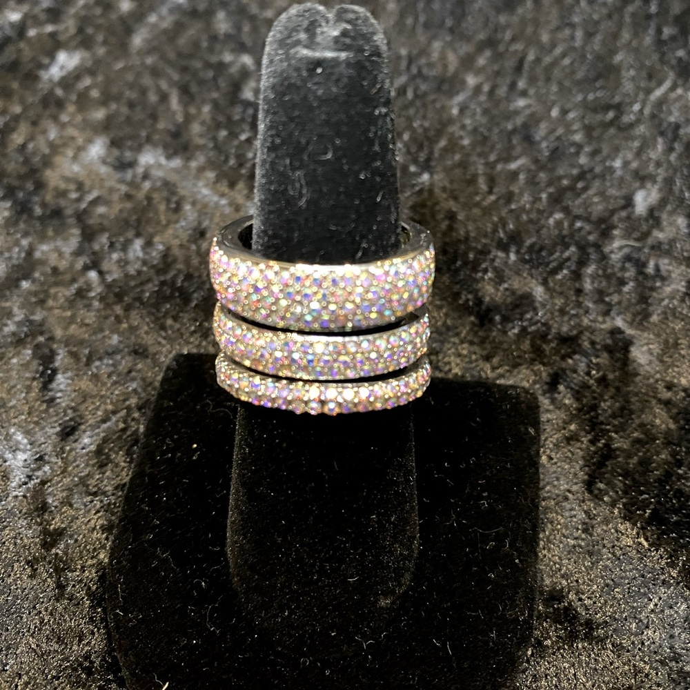 Traci Lynn - Merry Go Round Stretch Ring                    *Brand New